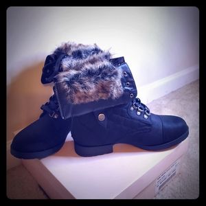 Accacia faux fur booties size 8.5 NWOT